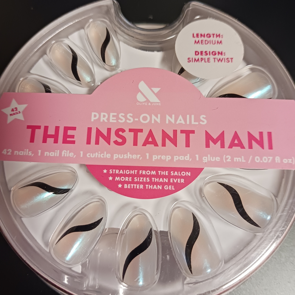 Olive and June Press-On Nails, Simple Twist